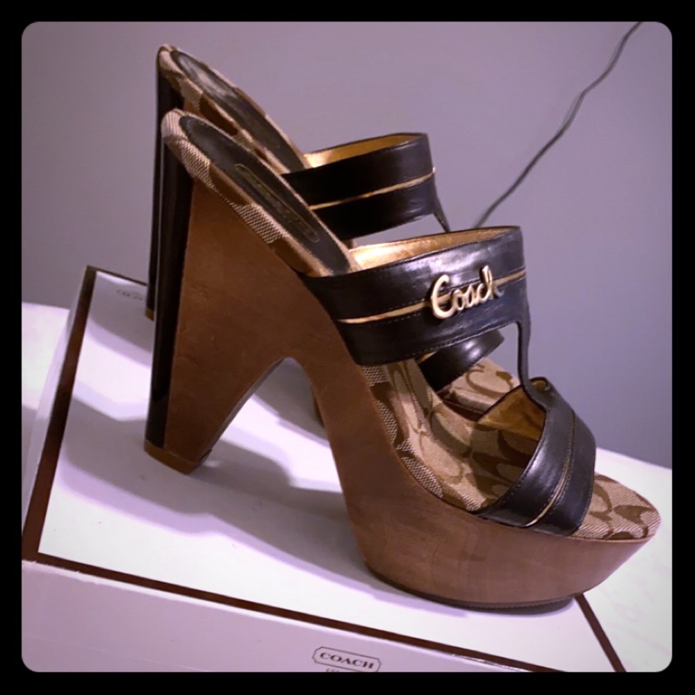Authentic Coach platform sandal